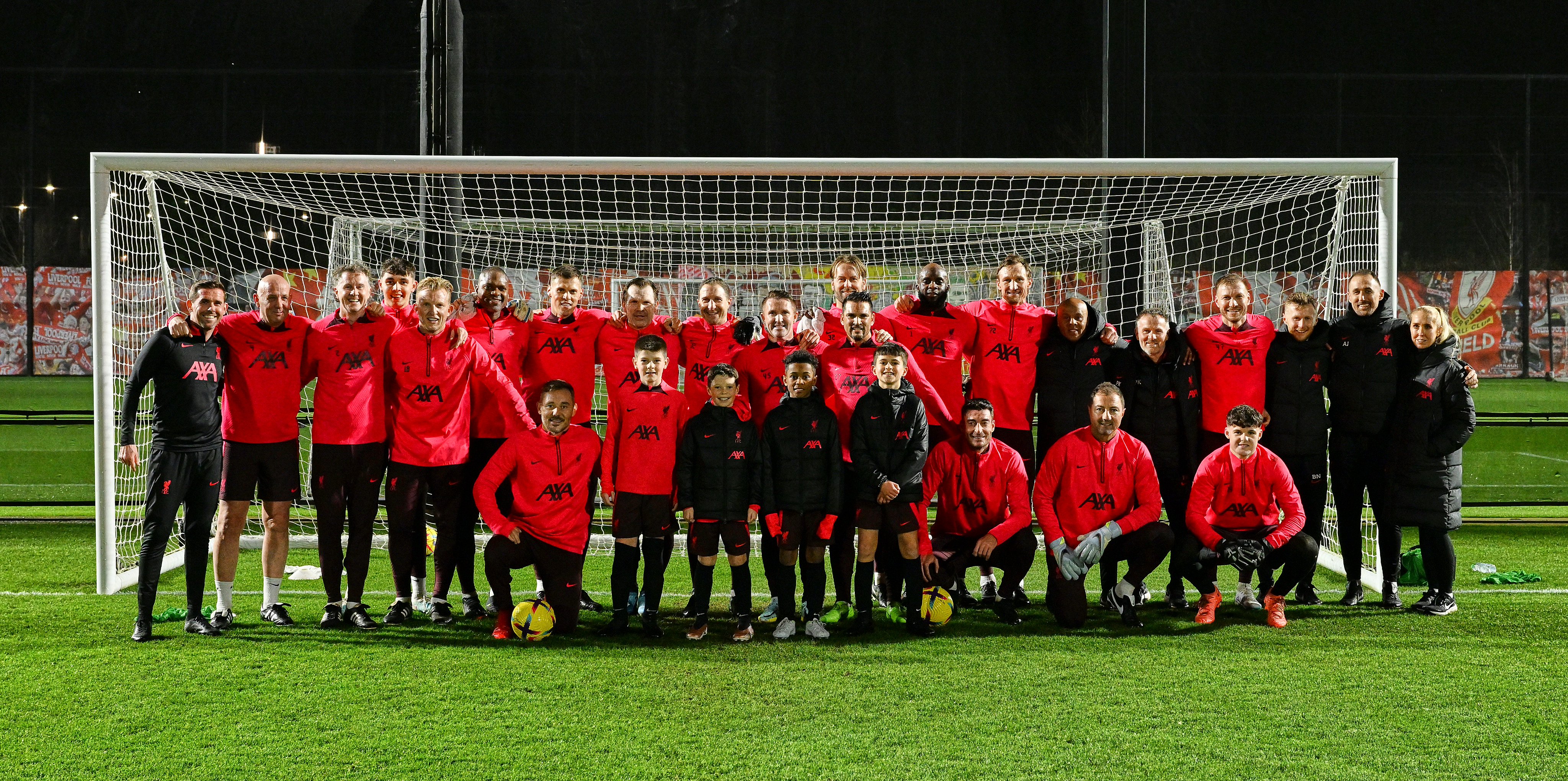 利物浦传奇大合照你认识几个