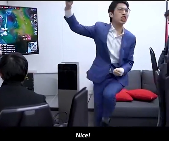 WE第二局翻盘NIP教练战马表演华尔兹转身nice！