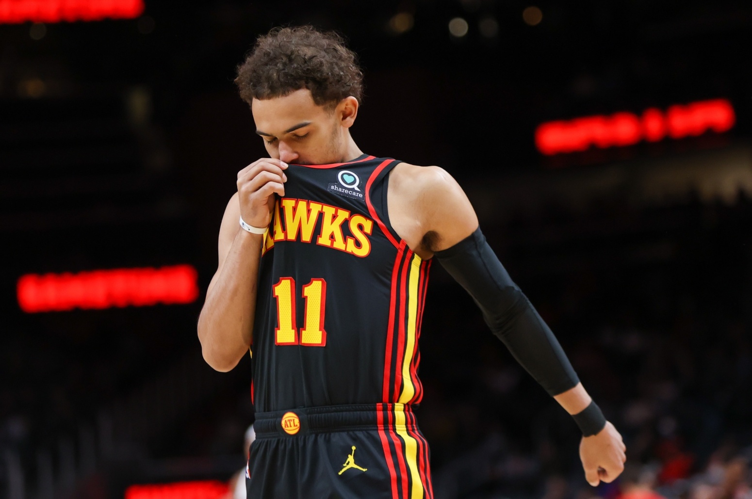 玩的就是五五开！老鹰本赛季23次胜负场次相同创NBA历史纪录