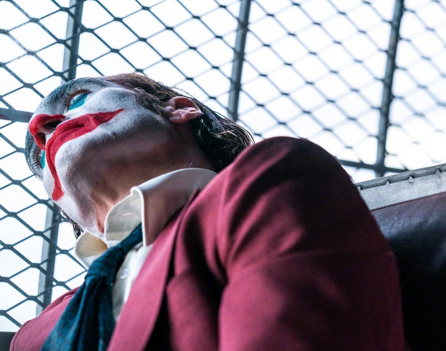 今日dc新片《小丑2:二联性精神病》宣布杀青,由华金·菲尼克斯出演
