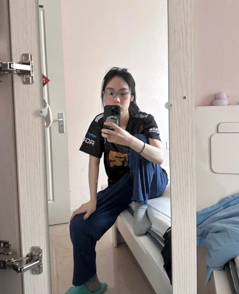 RNG粉丝为Angel发声:三年合同只打了半年还会有谁签