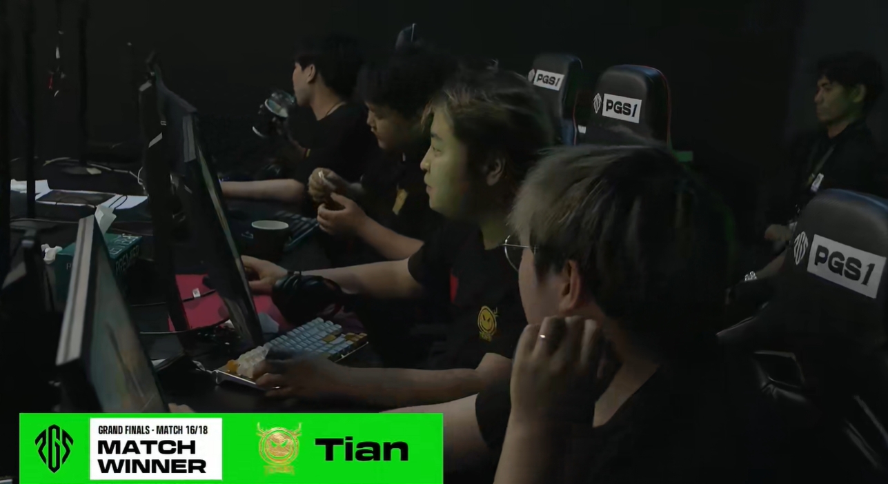 PGS决赛：17苟分到第二拉开至21Tianba清光周边12杀吃鸡