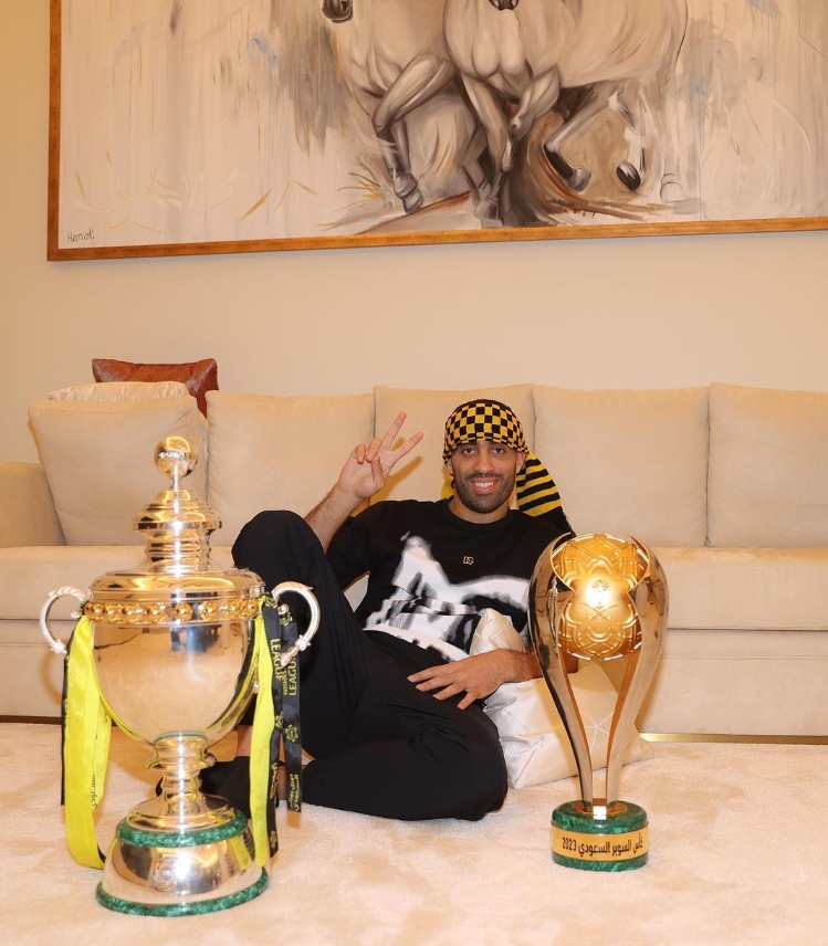沙特媒体：沙特超金靴哈默德9号球衣被让给本泽马，或是离队前奏