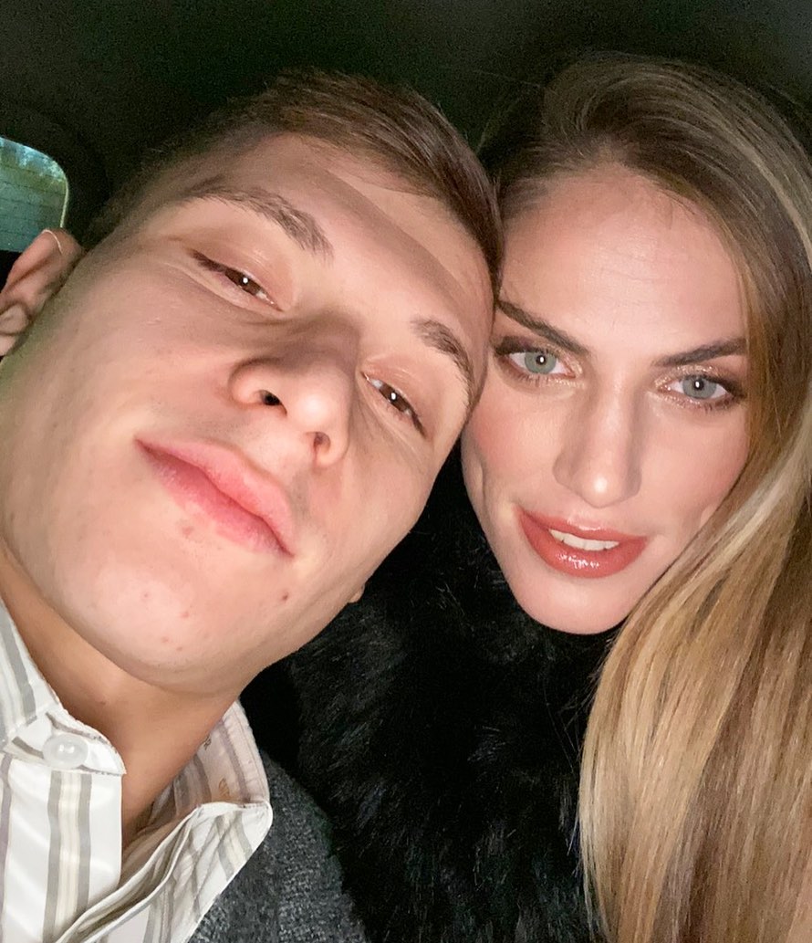 迪马尔科妻子↓邓弗里斯女友↓卢卡库女友↓(应吧友诉求补发)