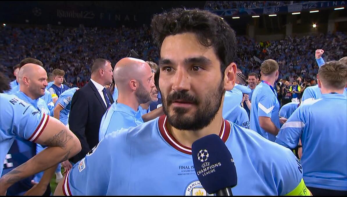 京多安曼城创造了历史决赛是五五开我们能赢下很幸运