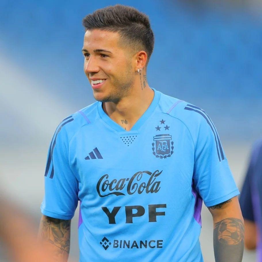 图来啦阿根廷队官方晒今晚训练图梅西德保罗入镜