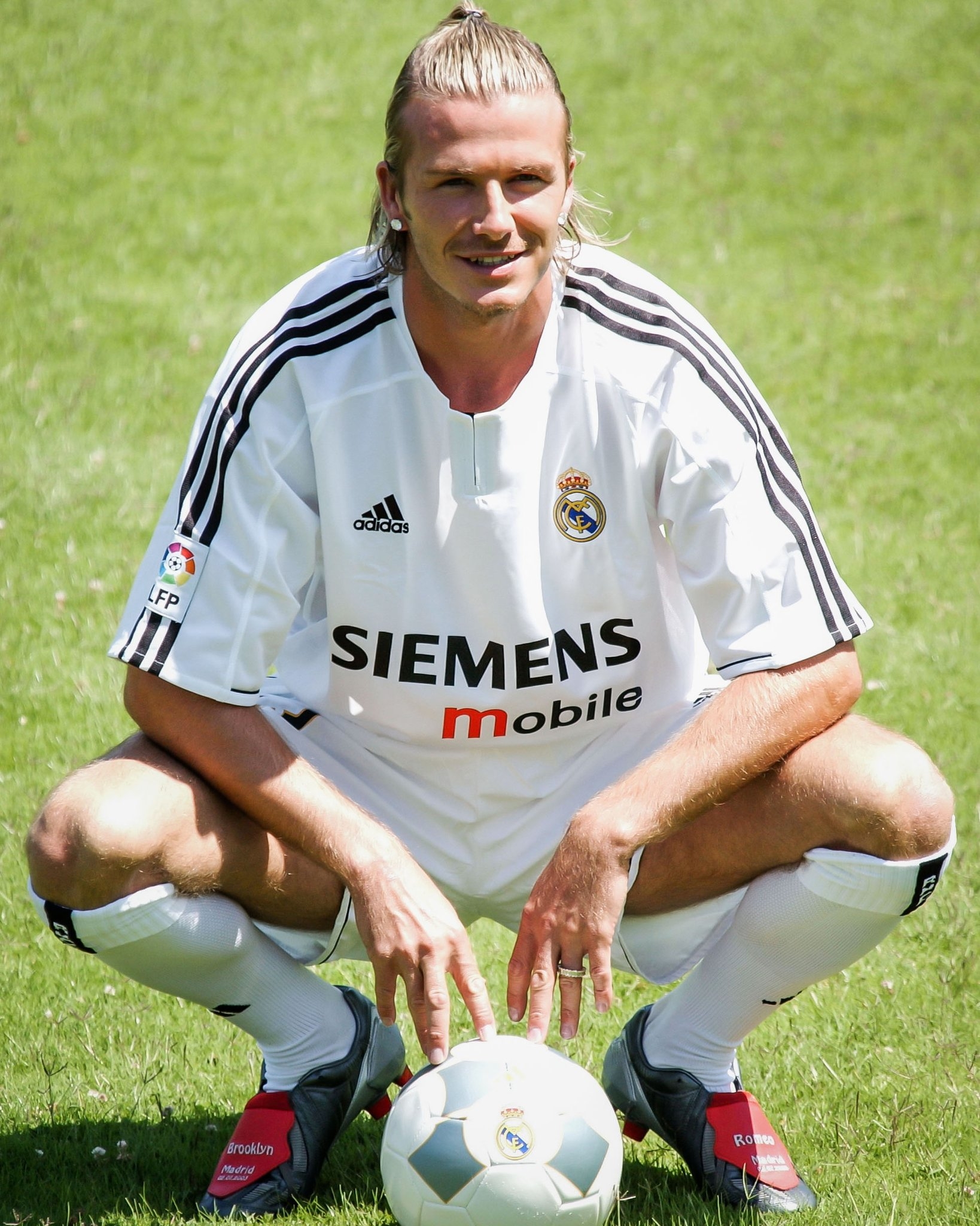 那些年我们追的小贝贝克汉姆加盟皇马帅照你可记得贝氏弧线