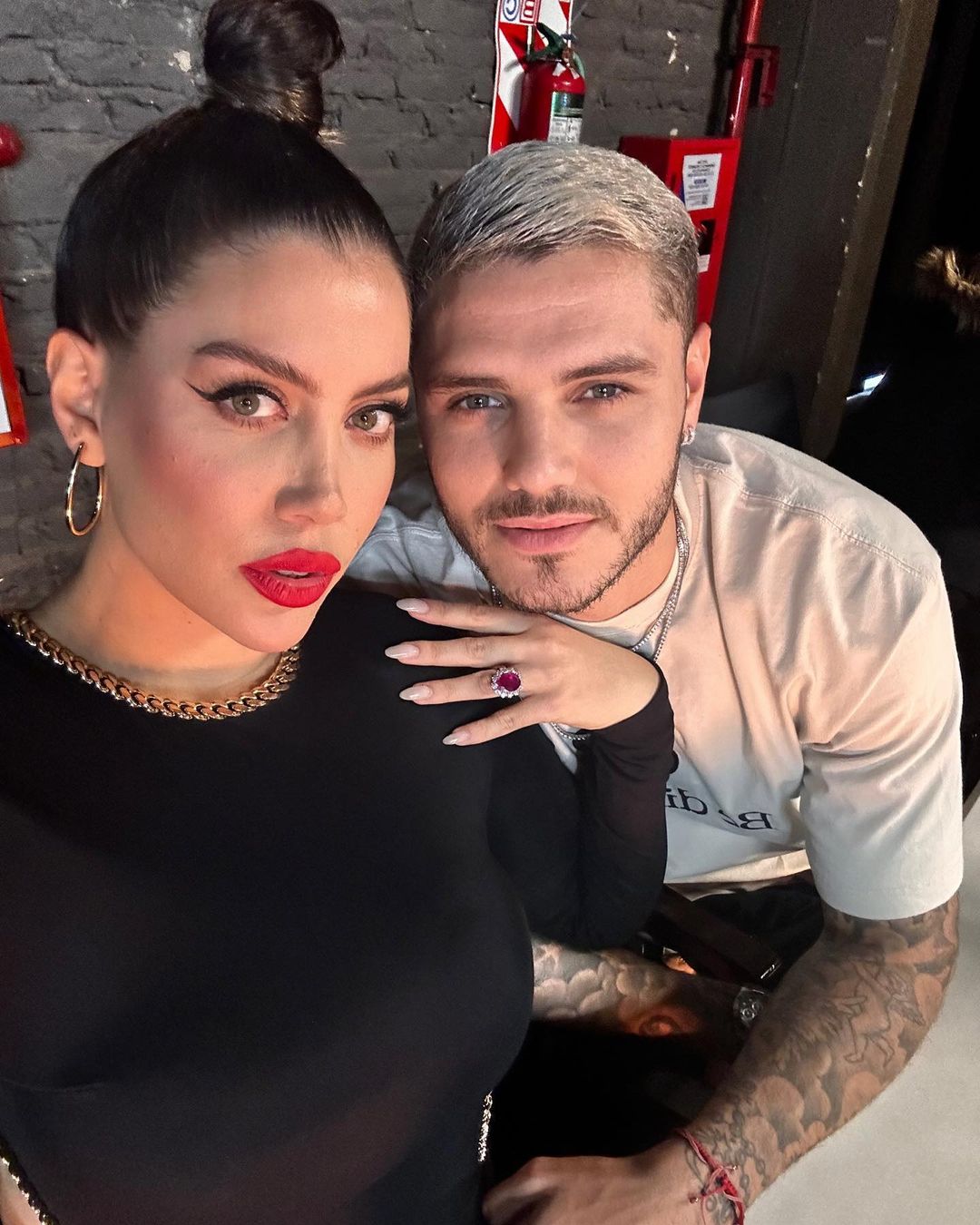 太甜啦78旺达晒合影伊卡尔迪深情献吻02