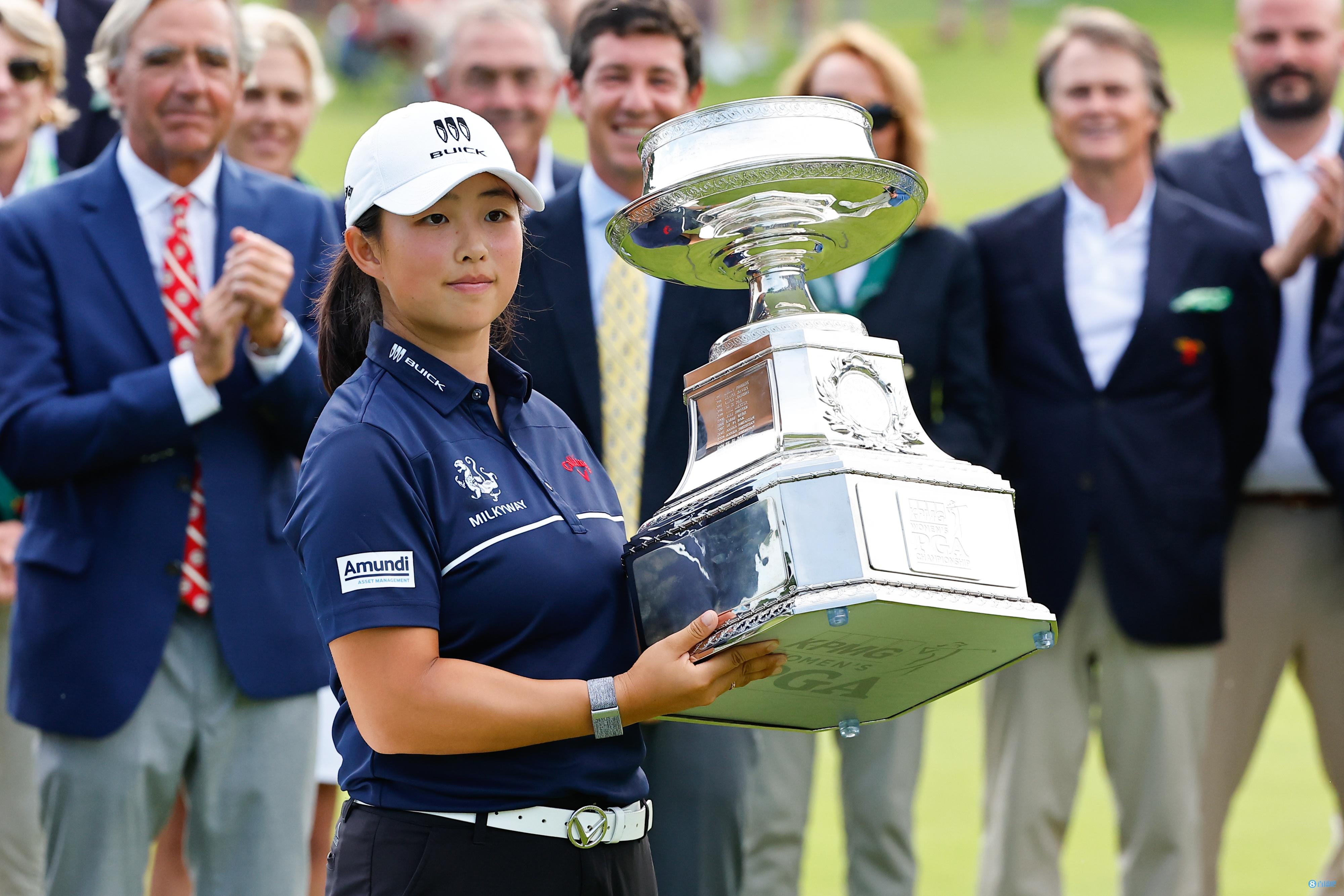 中国姑娘殷若宁获高尔夫大满贯冠军 库里录视频祝福:找你学两招