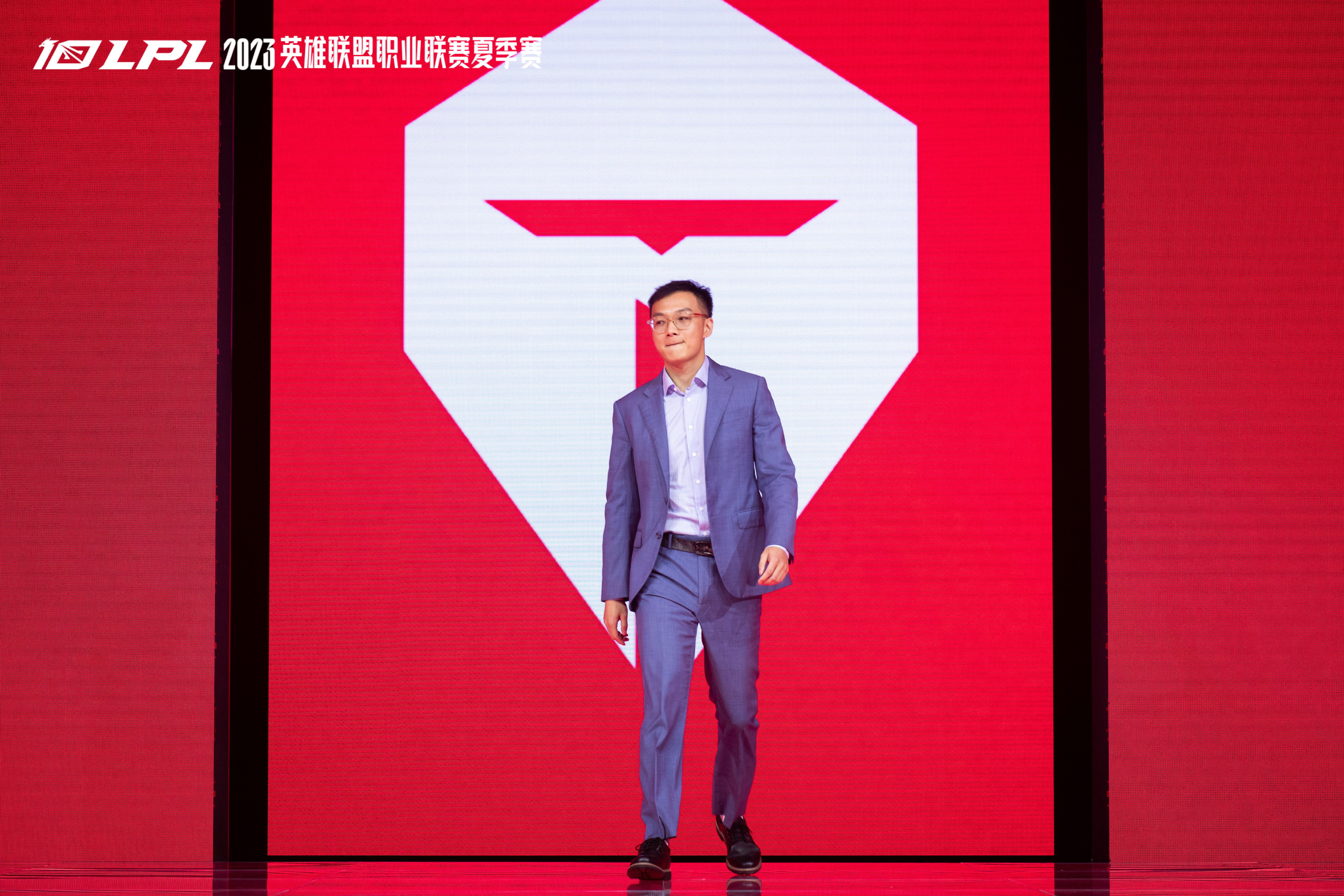 直播吧专访TES主教练Dian：我来滔博不是为了给队员上压力的