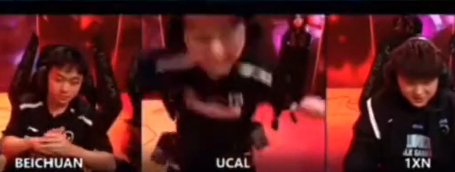 打赢iG太过瘾！Ucal赛后疯狂摆臂左拥右抱把裁判小姐姐都吓到了