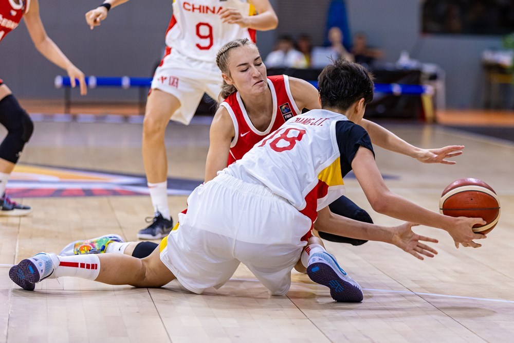 u19女篮世界杯胡多灵185李青阳15分中国队不敌捷克队