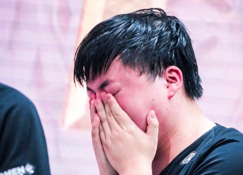 再生父母！Doinb老板：BLG为了Uzi能打比赛付了很多钱给RNG