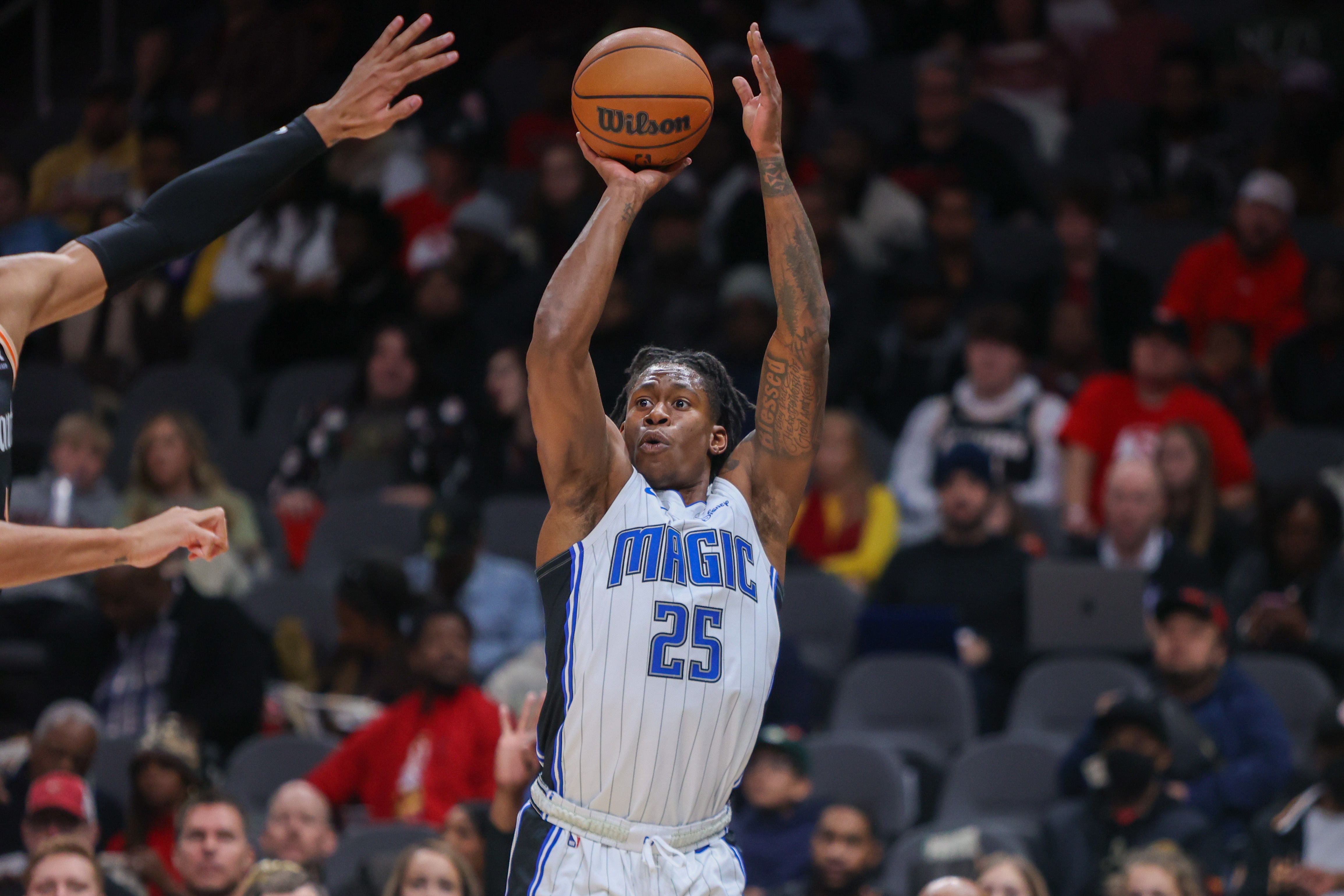 Woj：斯科菲尔德以一份双向合同回归魔术