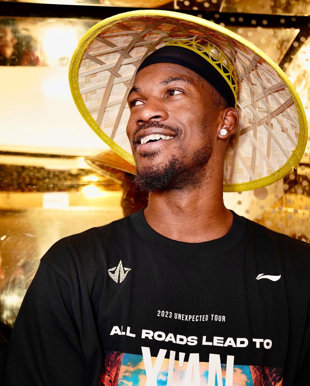 你去看了吗巴特勒中国行西安站：头戴斗笠敲锣打鼓全场粉丝高呼MVP