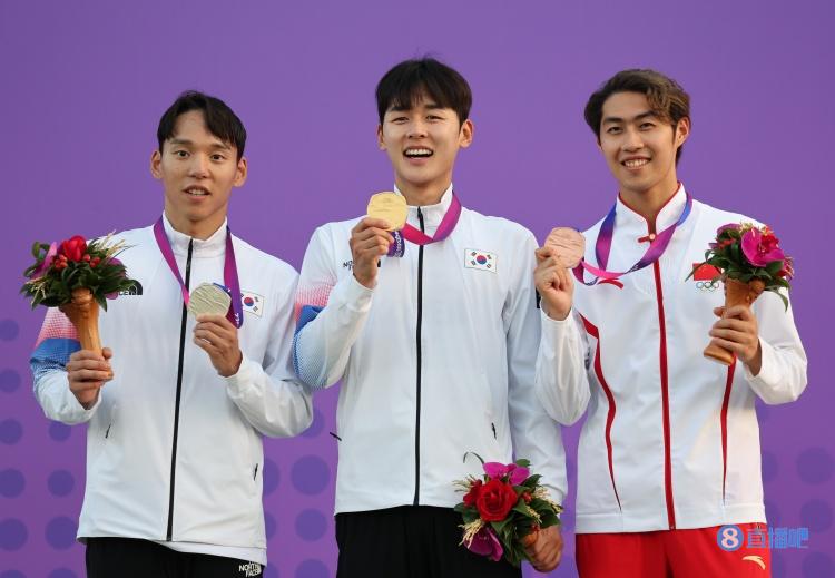 男子现代五项决赛:中国队获得团体赛银牌 李澍寰获得个人赛铜牌-直播