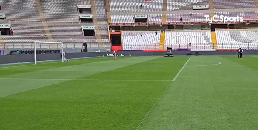 TYC：阿根廷认为秘鲁主场草皮过高，比他们所习惯的高度高4毫米