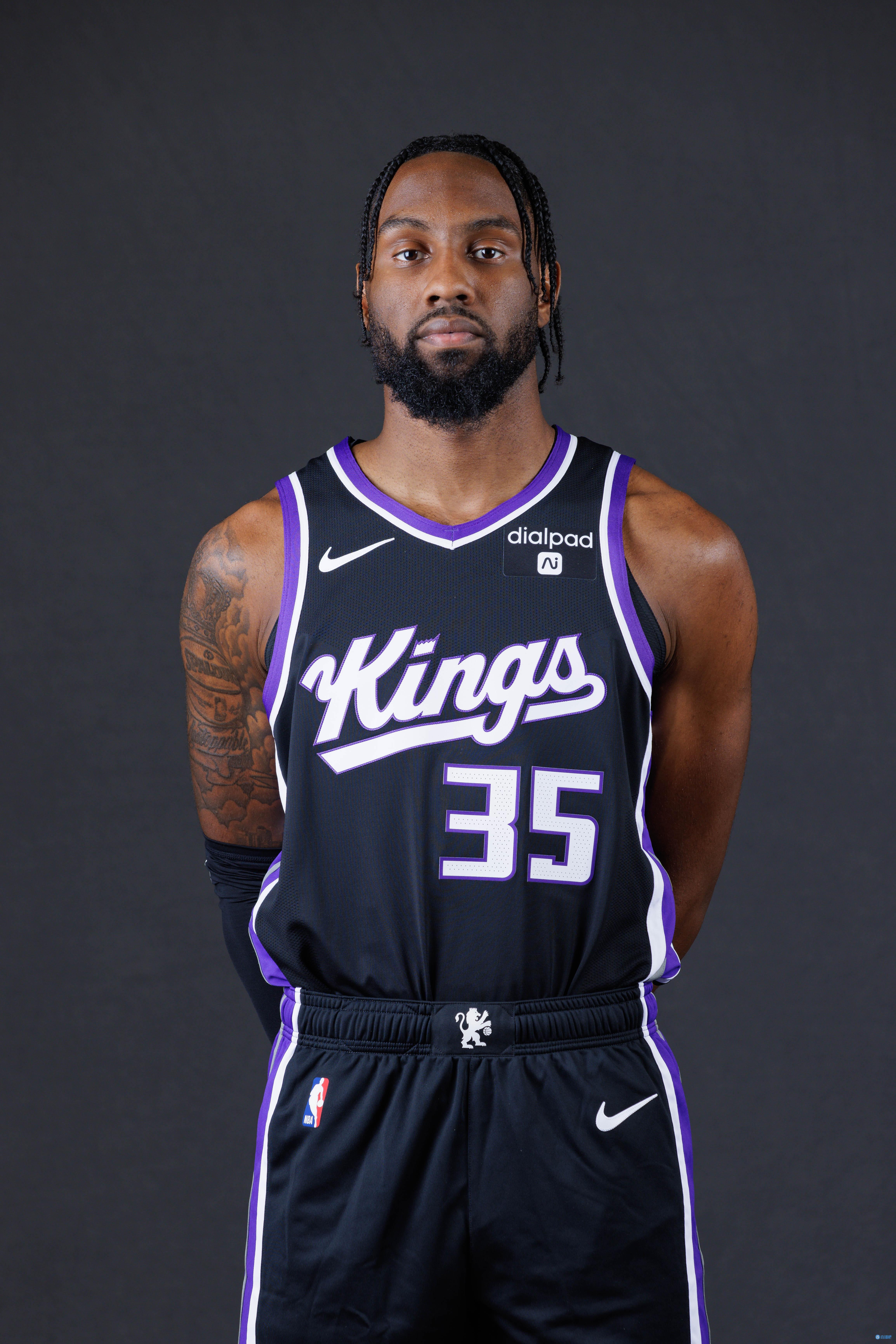 上赛季场均108分26板2助shams国王将裁掉杰伦诺威尔