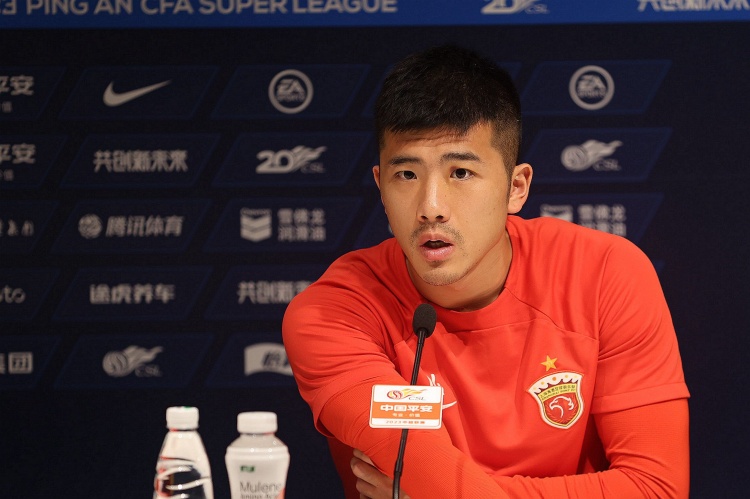 跟队：李圣龙的个性是永不放弃永远战斗，就像偶像阿兰·史密斯