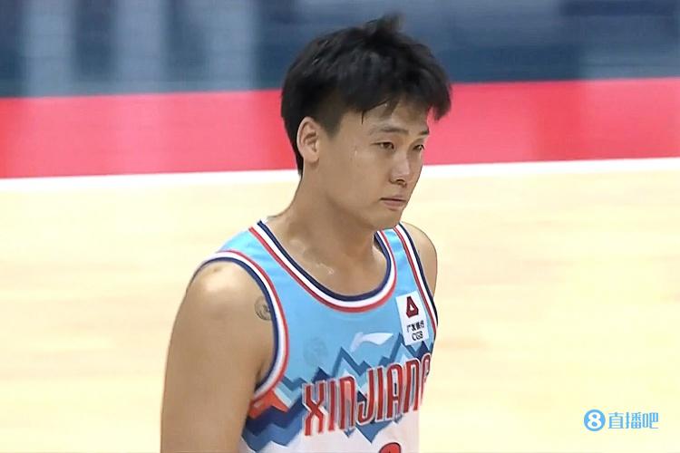 手感冰凉赵睿17中4三分8中0仅拿9分