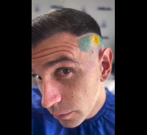 阿根廷国脚御用发型师晒视频:大马丁一侧头发染成阿根廷国旗颜色