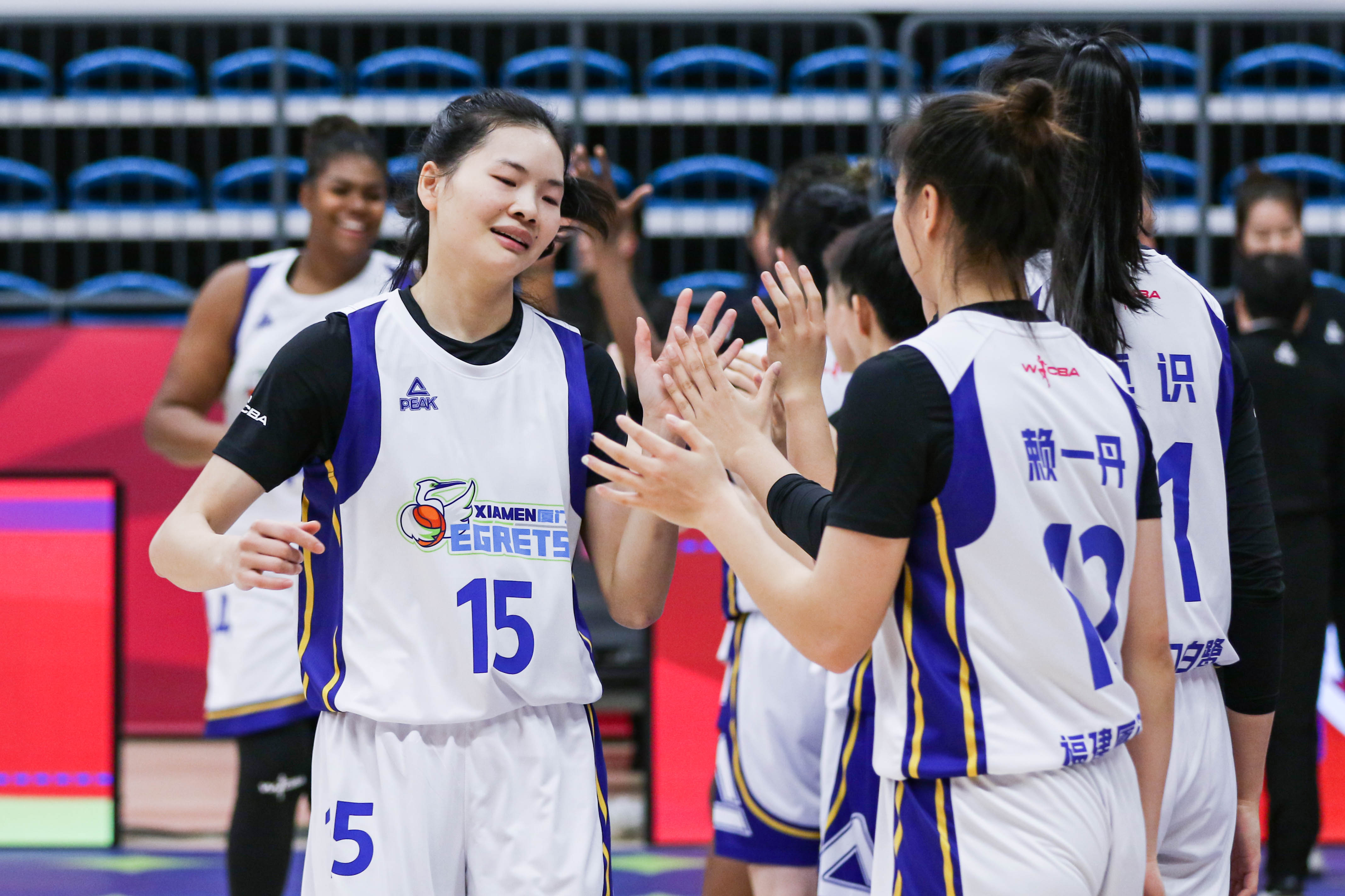 厦门女篮攻防表现低迷主场不敌北京女篮赛后全队加练折返跑