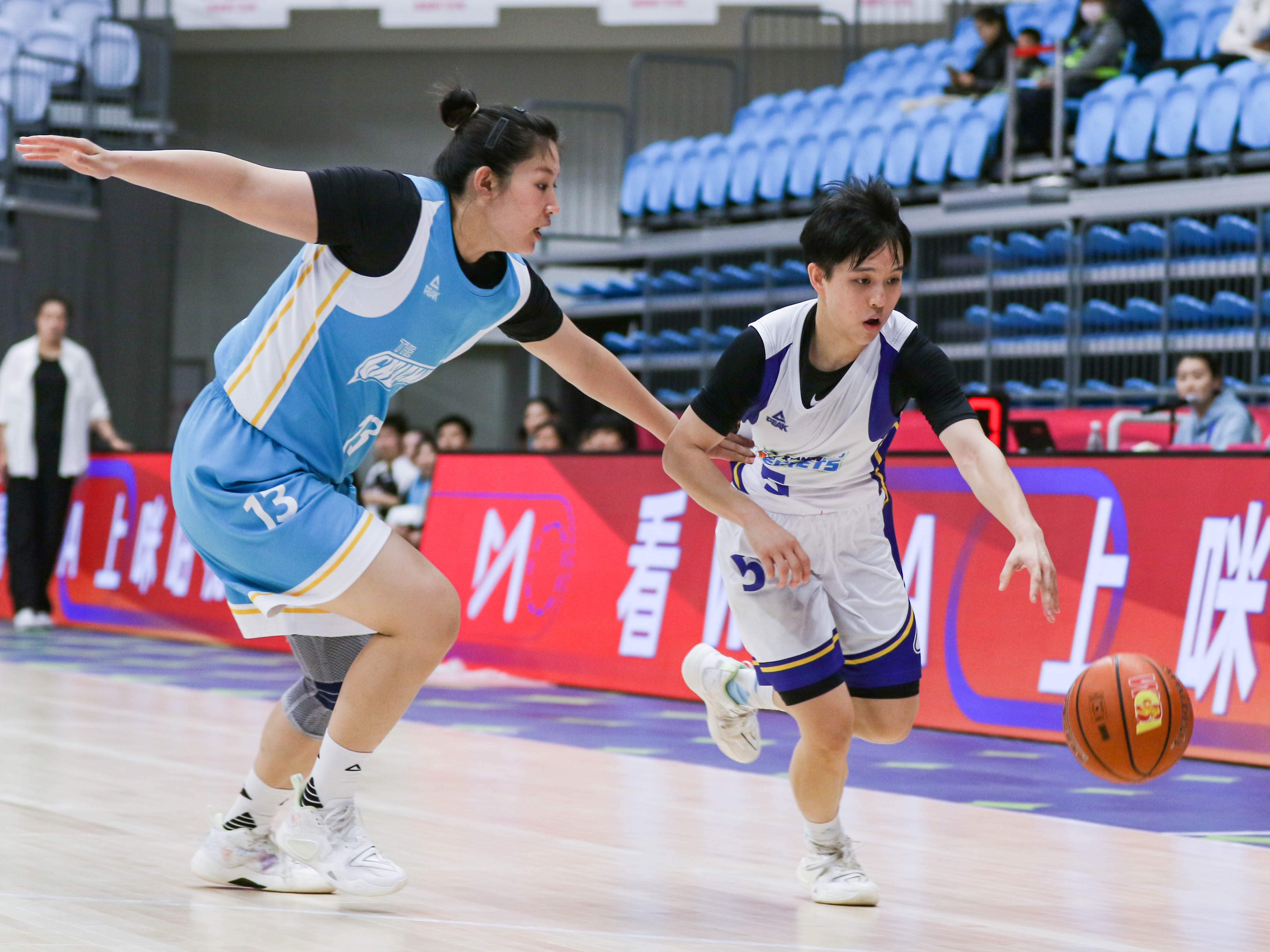 厦门女篮攻防表现低迷主场不敌北京女篮赛后全队加练折返跑