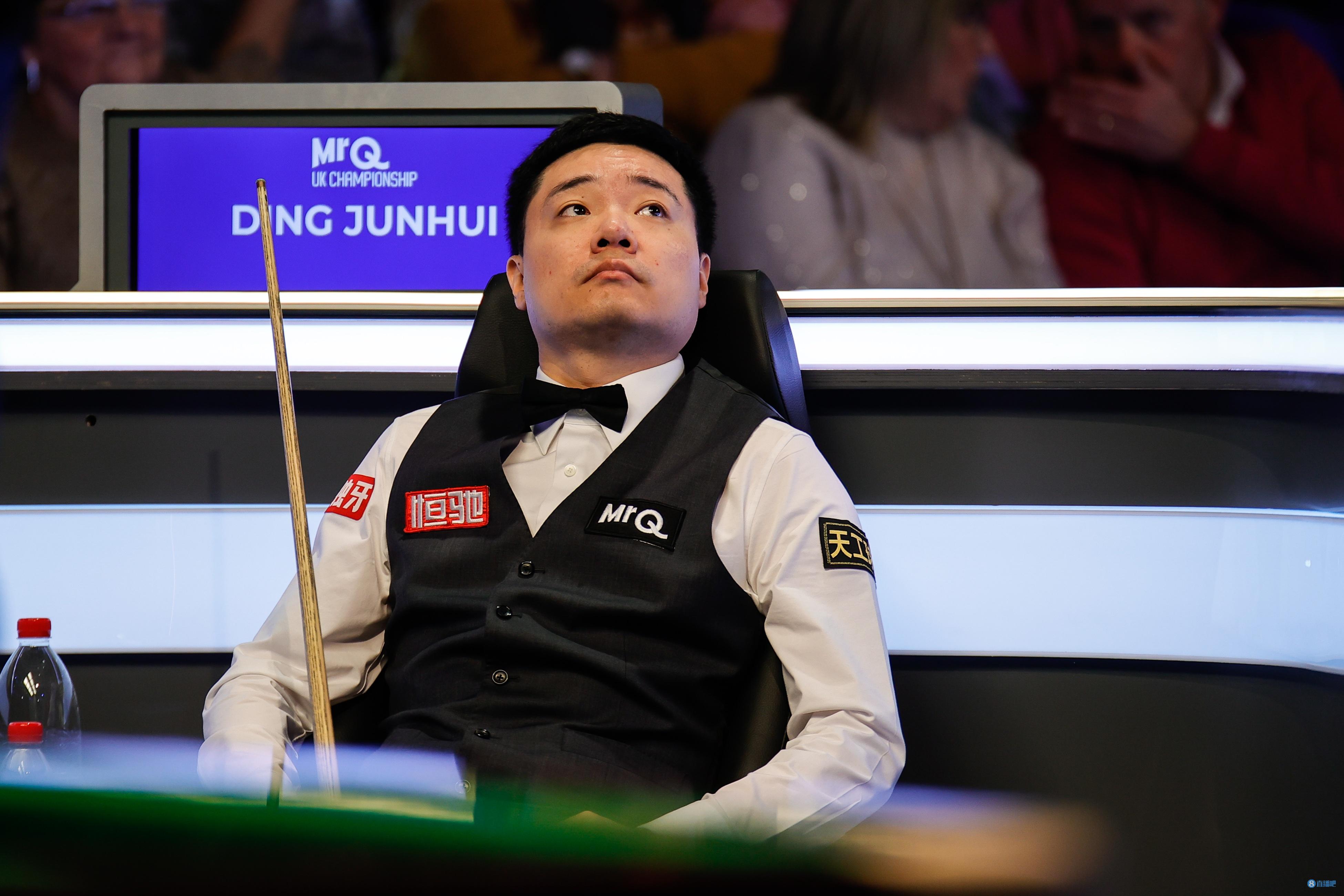 丁俊晖二次上手强行清台,比赛进入到决胜局!-直播吧