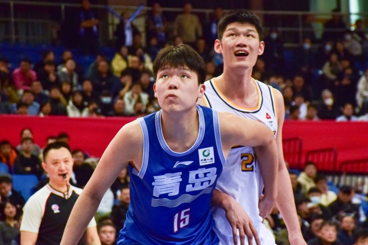 【球迷看点】解说：杨瀚森的水平还不足以成国家队核心 胡金秋挡