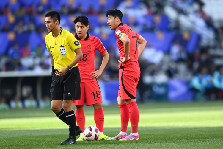 津媒：韩国队要争夺世预赛种子队席位，津媒极国足客战韩国取分难度极大