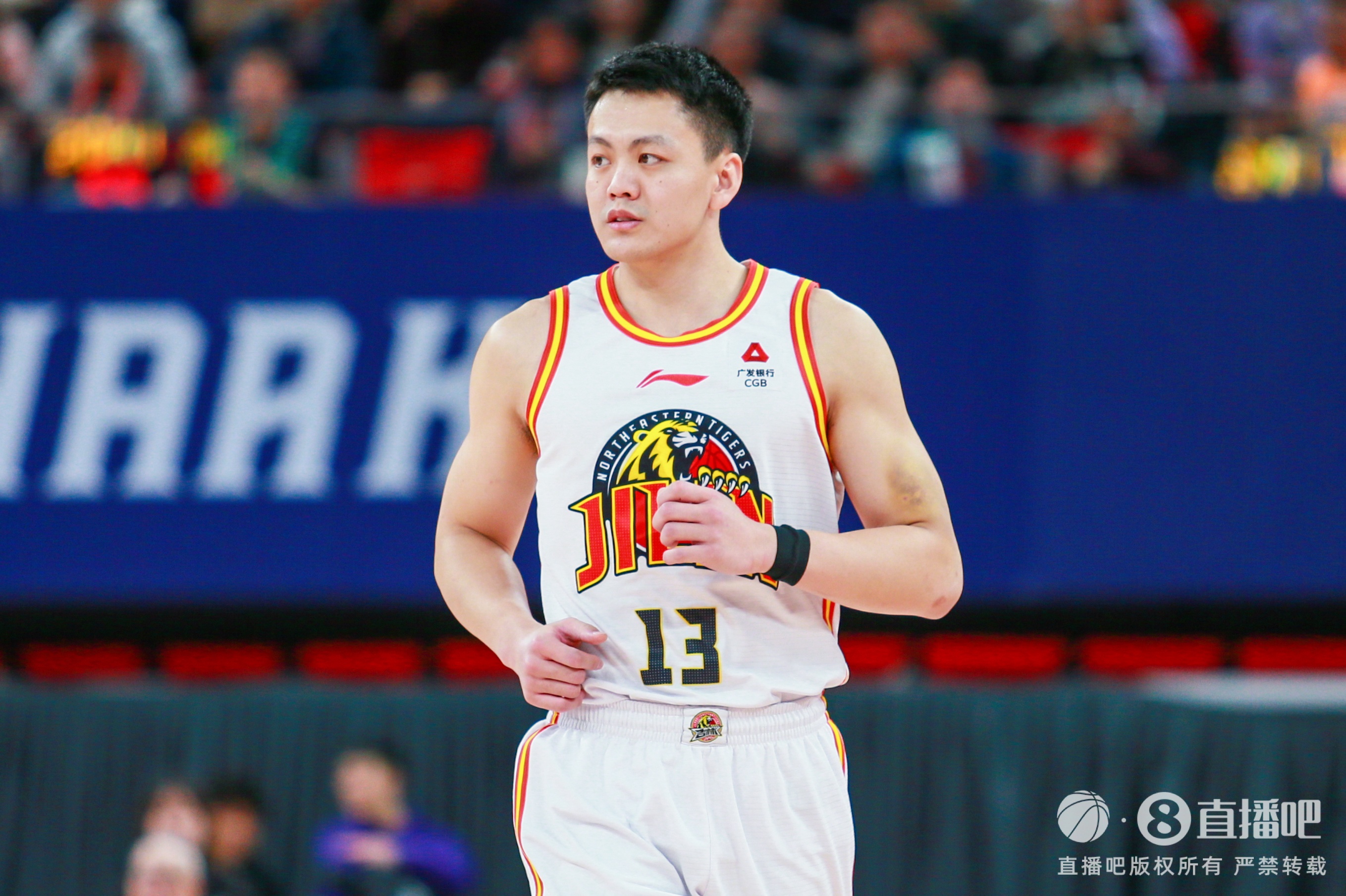 【CBA】直播吧：姜宇星2+1的C类合同加盟辽宁 换刘雁宇+