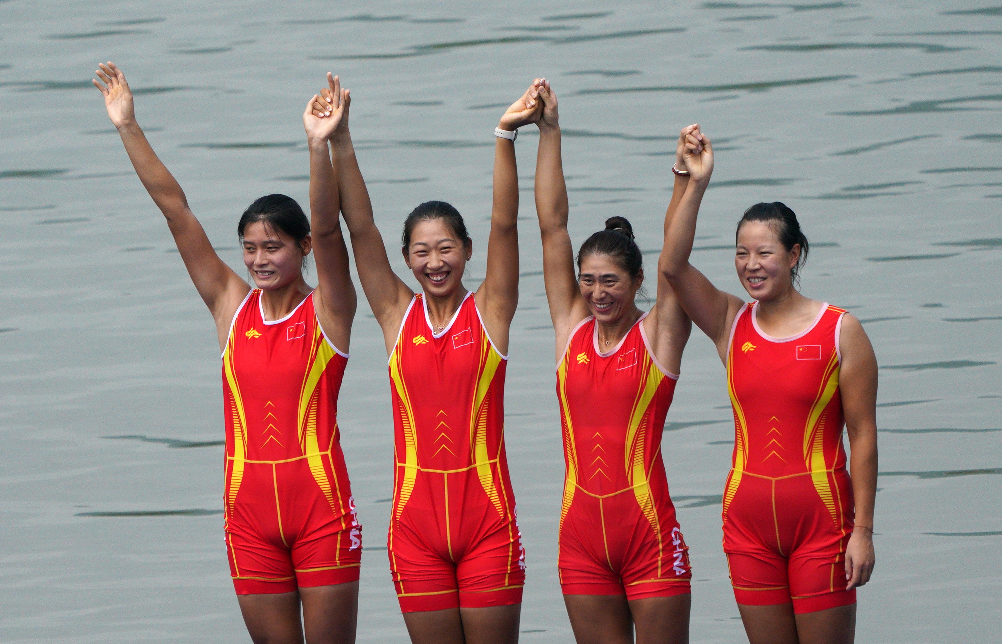 赛艇女子四人双桨复活赛 中国队排名第二成功晋级A决赛！