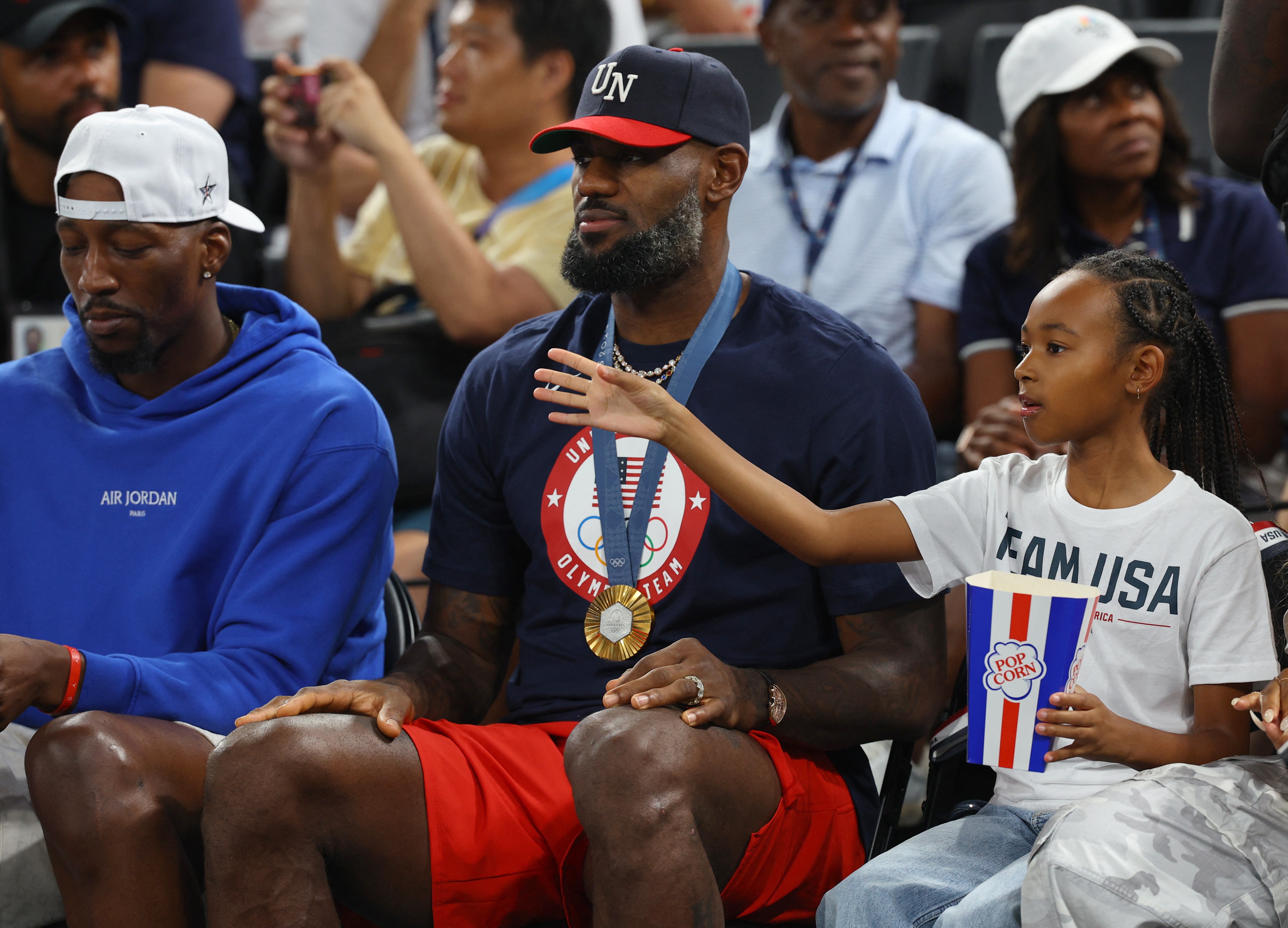 【篮球】詹姆斯：一开始我有两个儿子 11年前迎来女儿让我变得