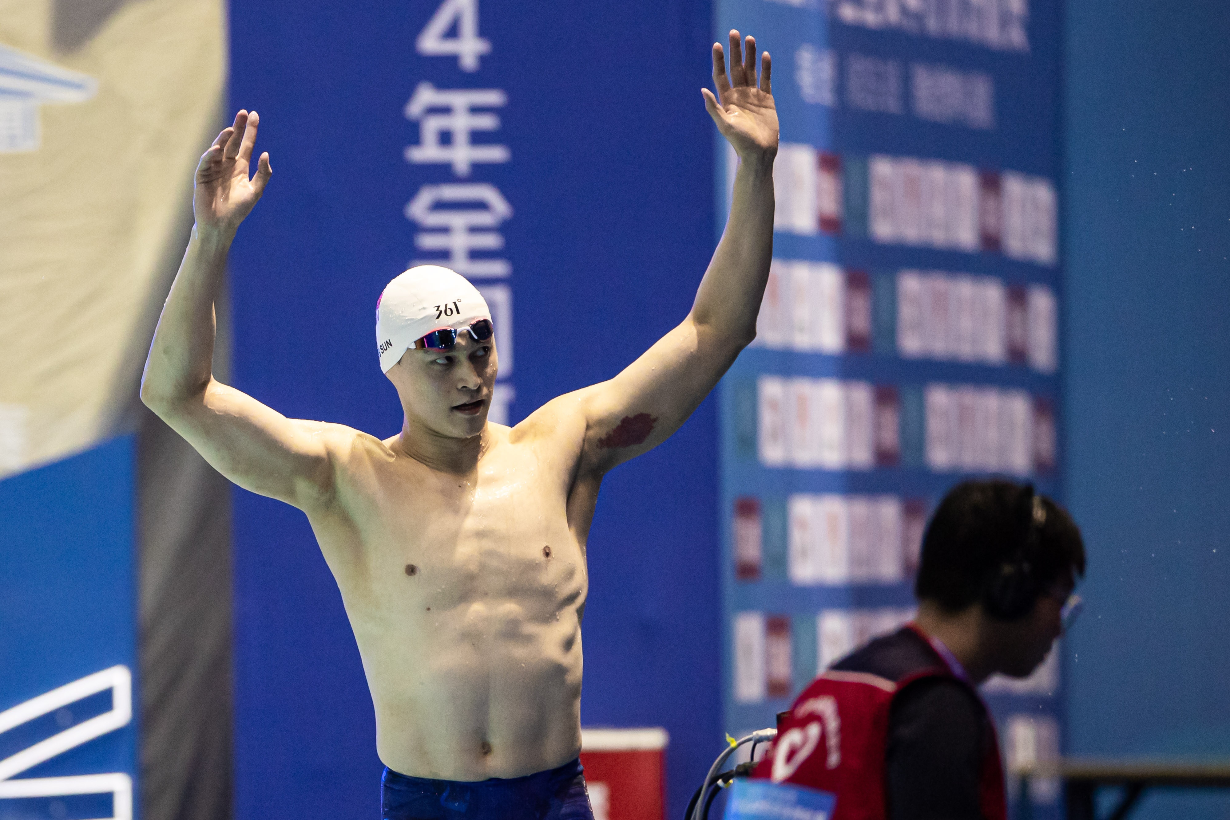 孙杨今晚18:47亮相男子400米自由泳决赛 位列第五泳道