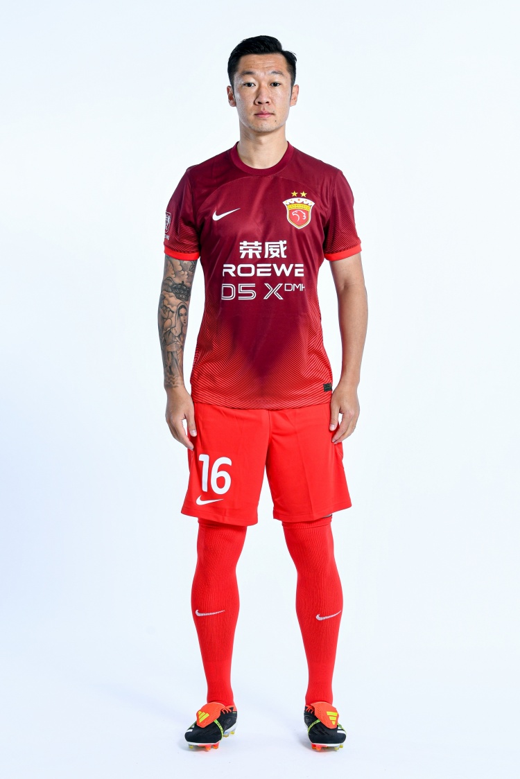 徐新谈东亚杯传球：其实在联赛当中，本土球员有时候也可以多尝试