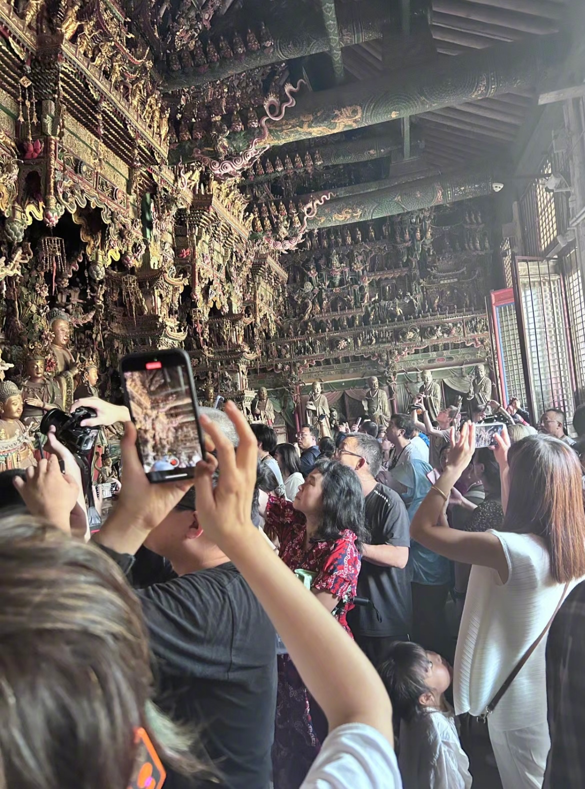 小西天景区回应被游客喊差评 ：需要各位天命人的海涵与包容