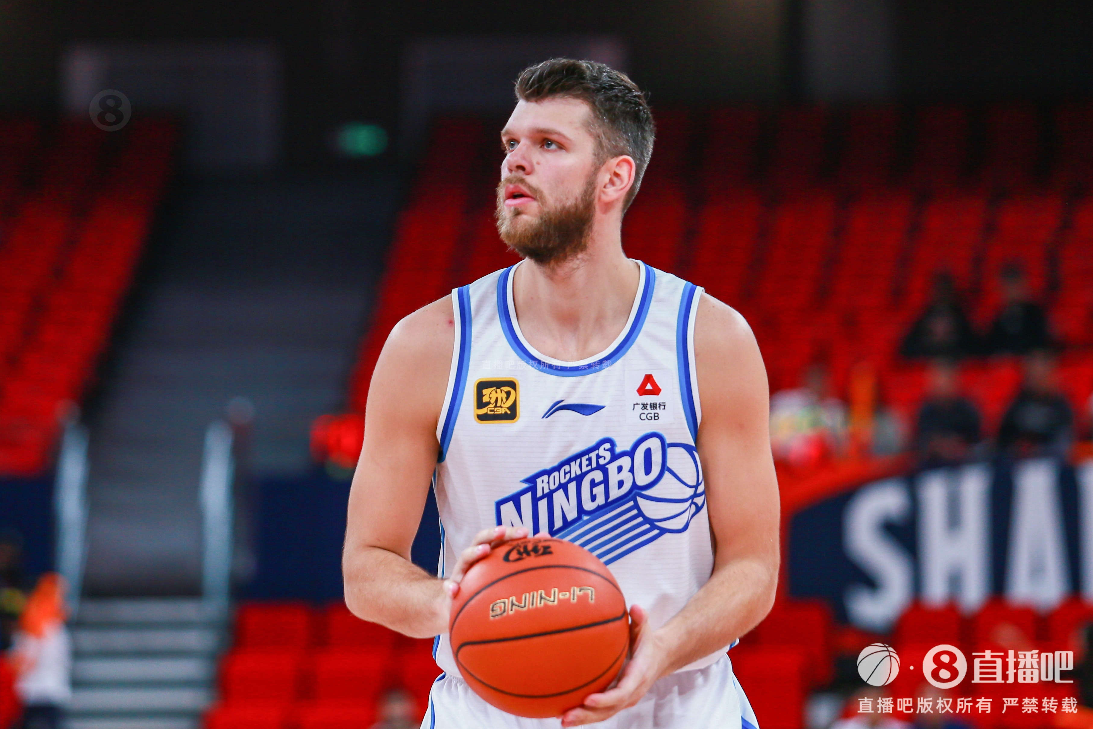 [精选必读]直播吧：广✌️东男篮签下大外援拉科塞维奇 后者曾