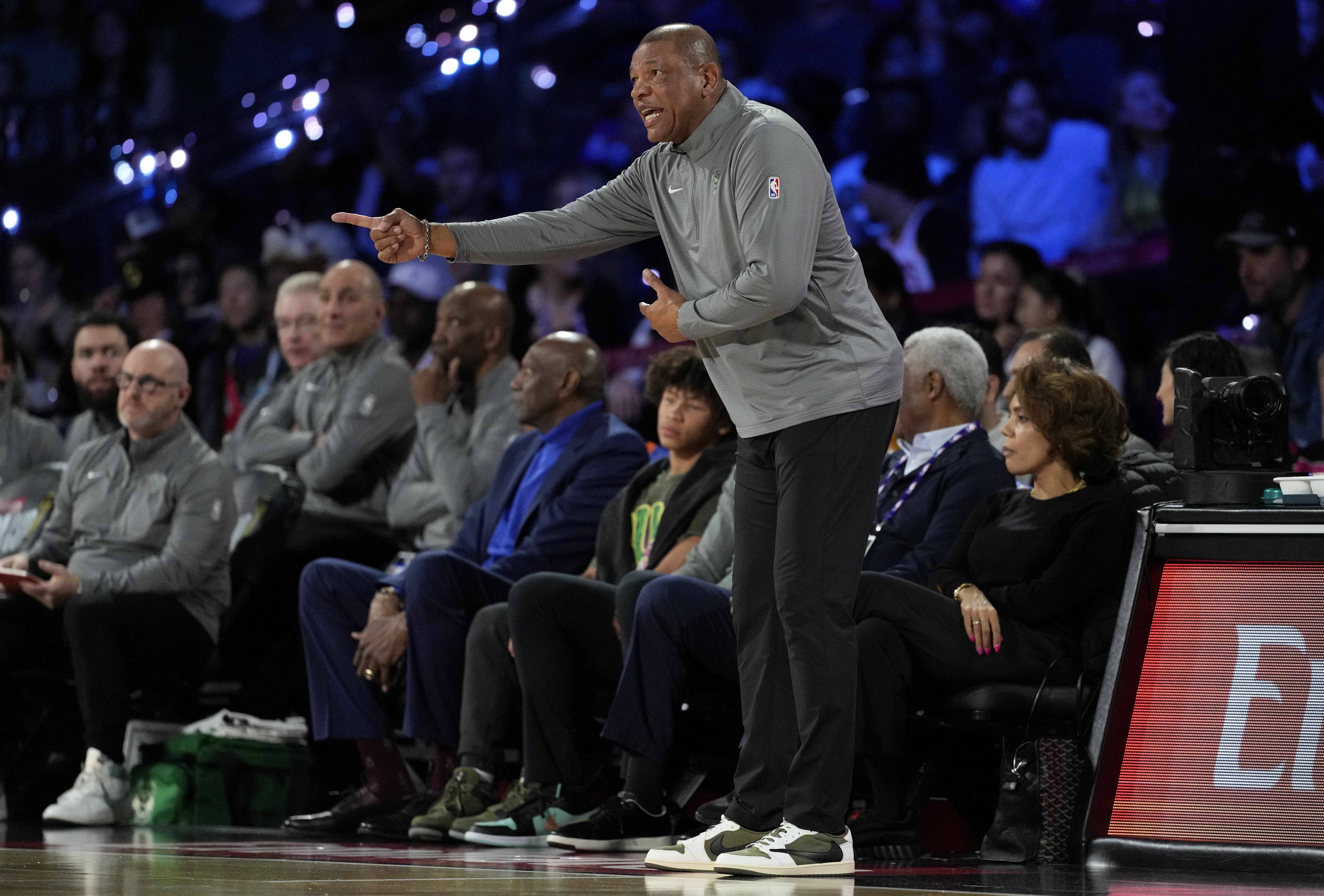 【体育资讯】里弗斯:字母流言确实影响了更衣室 想把这支雄鹿团 【体育资讯】里弗斯:字母流言确实影响了更衣室 想把这支雄鹿团