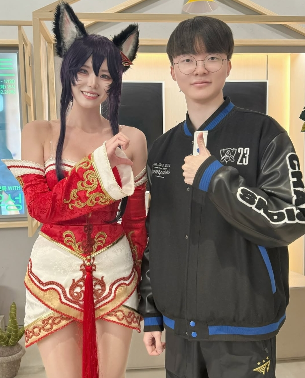 又想魅惑李哥Faker美女粉丝再次Cos阿狸：阿狸本狸