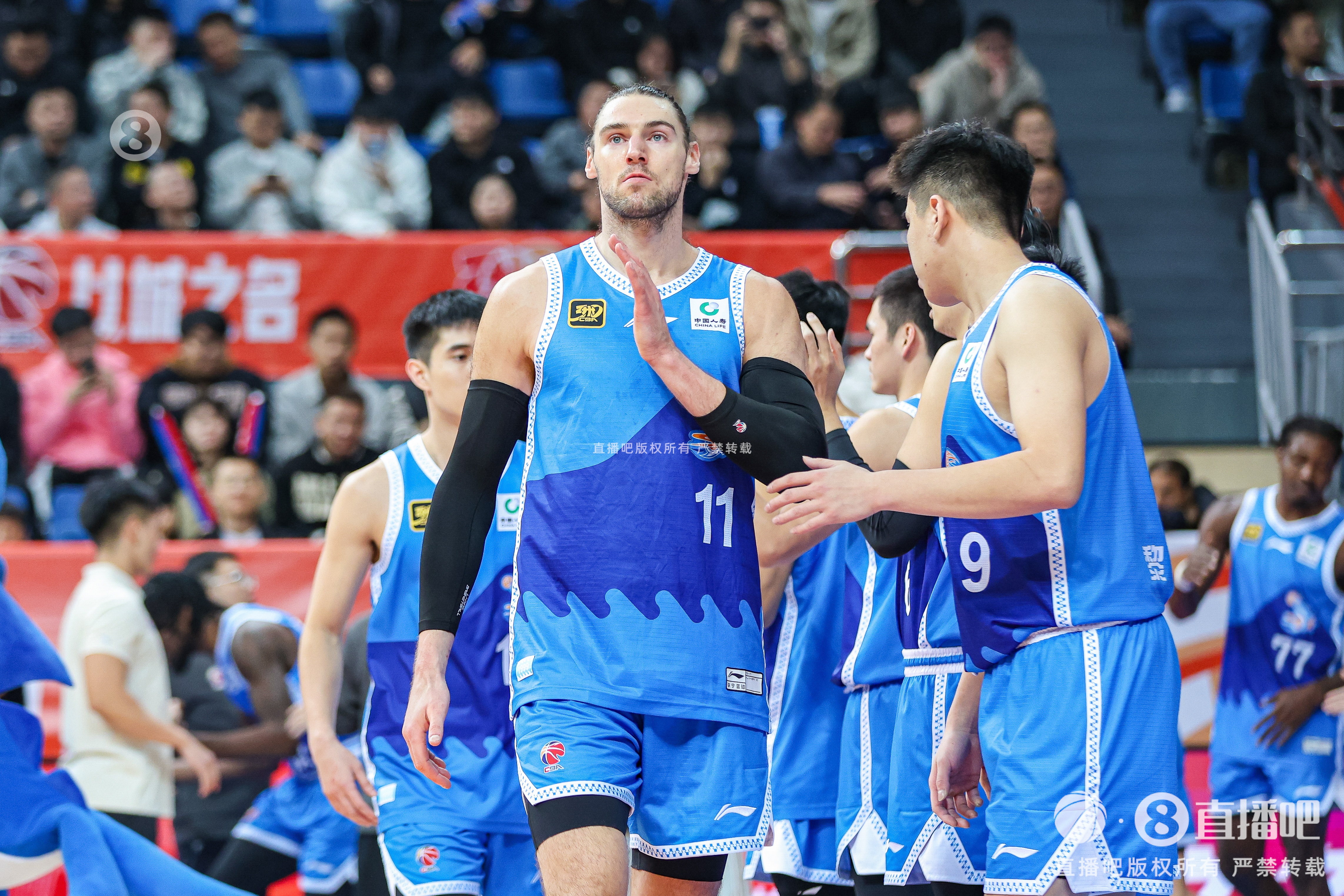 [好看推荐]救火外援来了！克里斯预计伤缺3-4周 山东男篮签下2米15的斯蒂尔