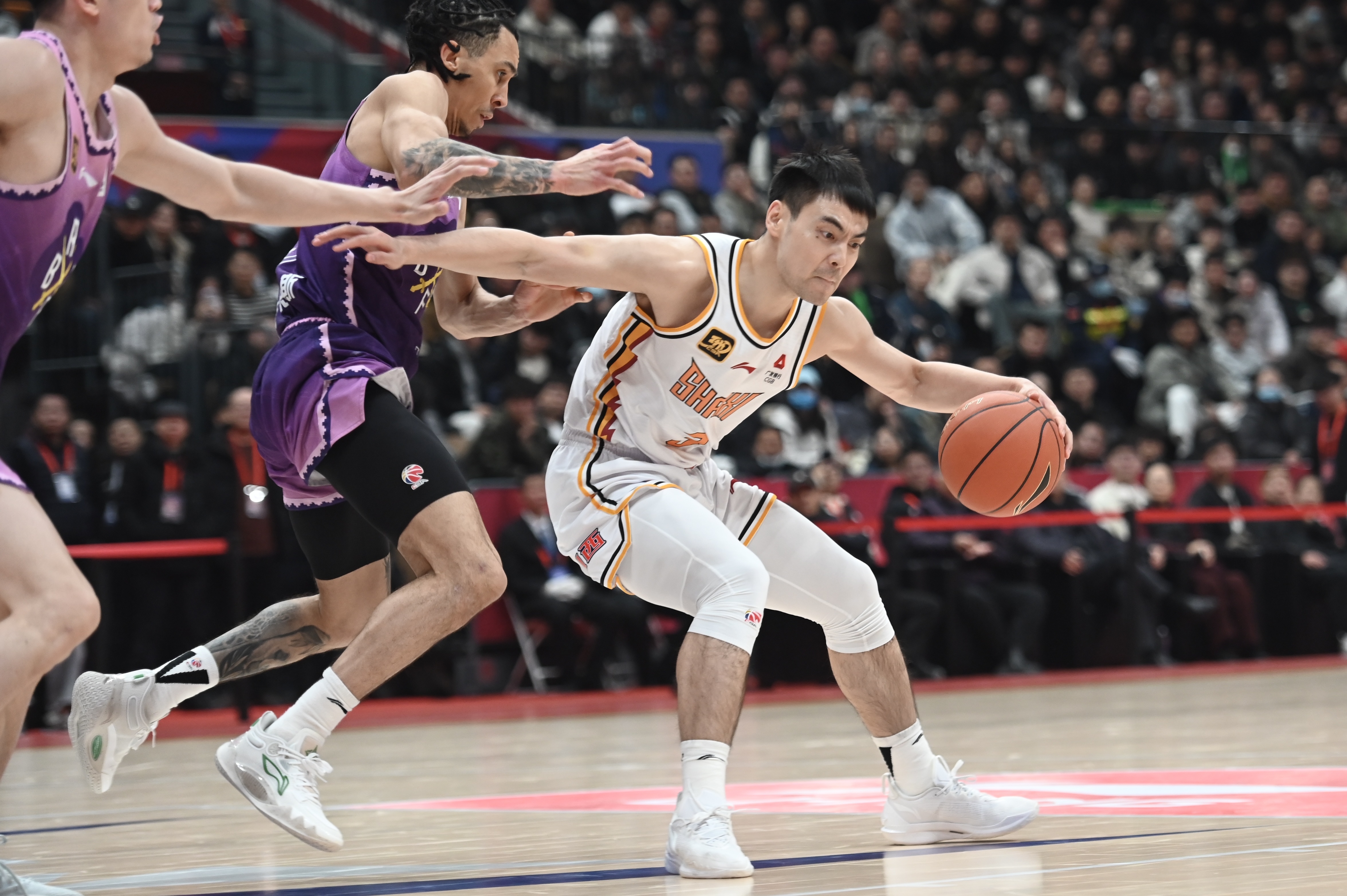 進(jìn)步大！賈明儒本賽季場均14.6分&三分命中率50% 上賽季場均8.4分