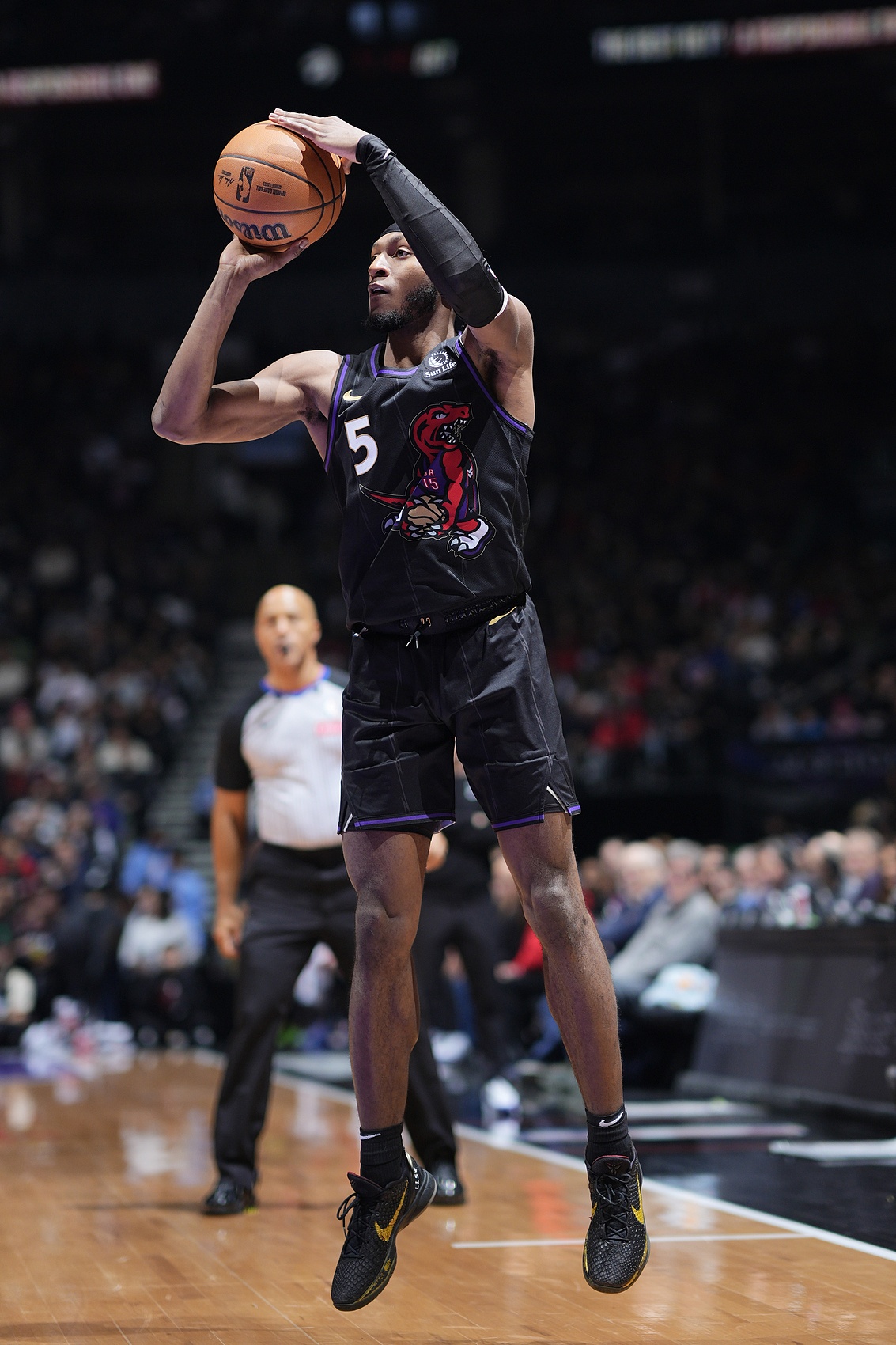 這樣都能贏！猛龍全場三分32投僅5中 命中率15.6%