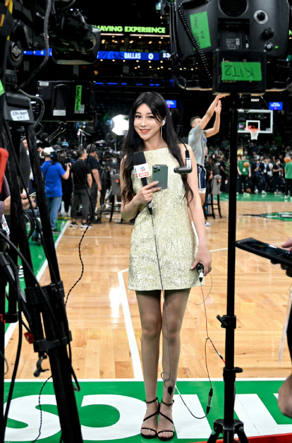 宿命君点赞🥰NBA前方女记者周玲安晒和演员宋雨琦热舞视频