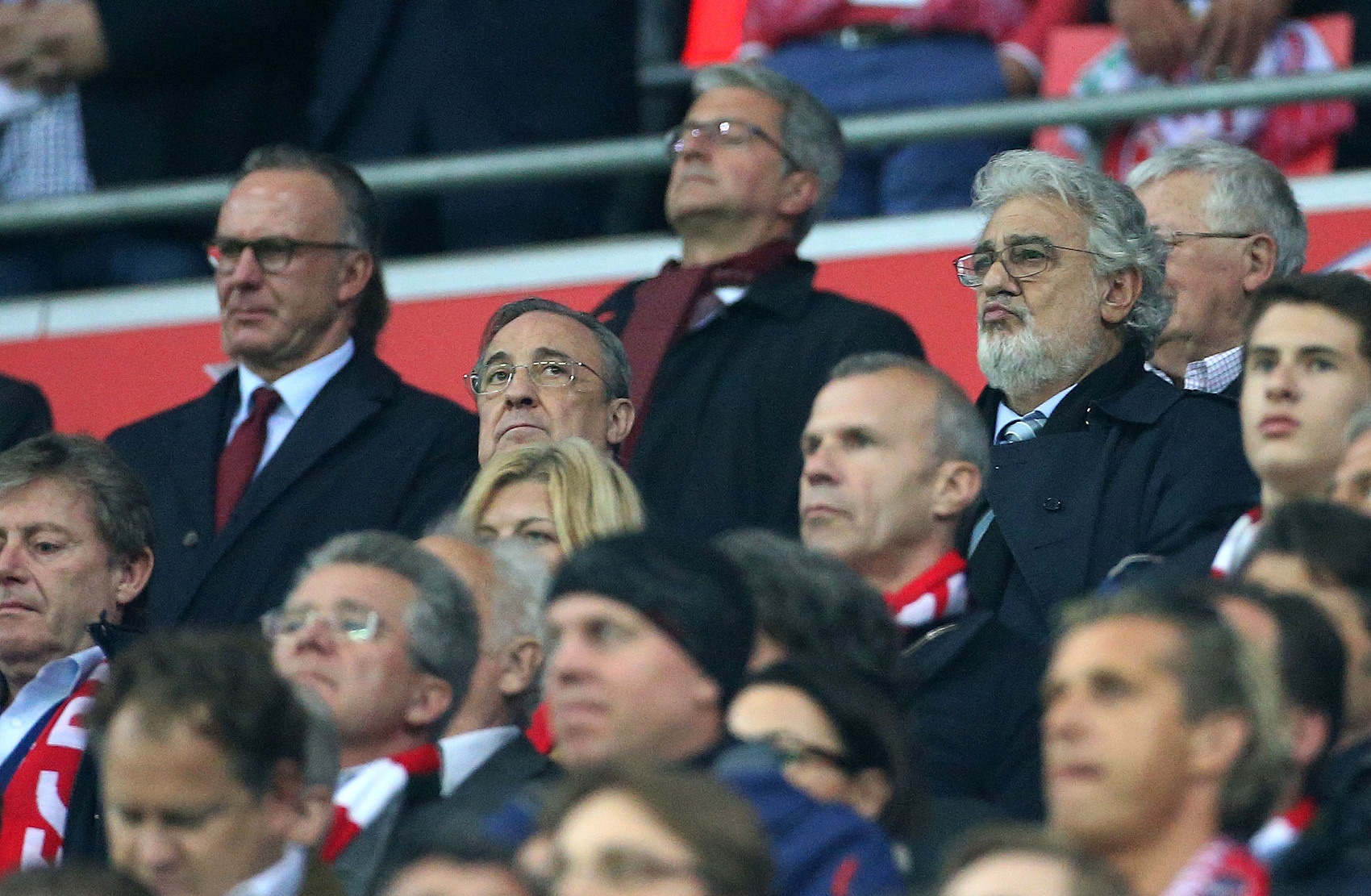 每体：皇马球迷认为罪魁祸首并非阿隆索，而是弗洛伦蒂诺独断专行