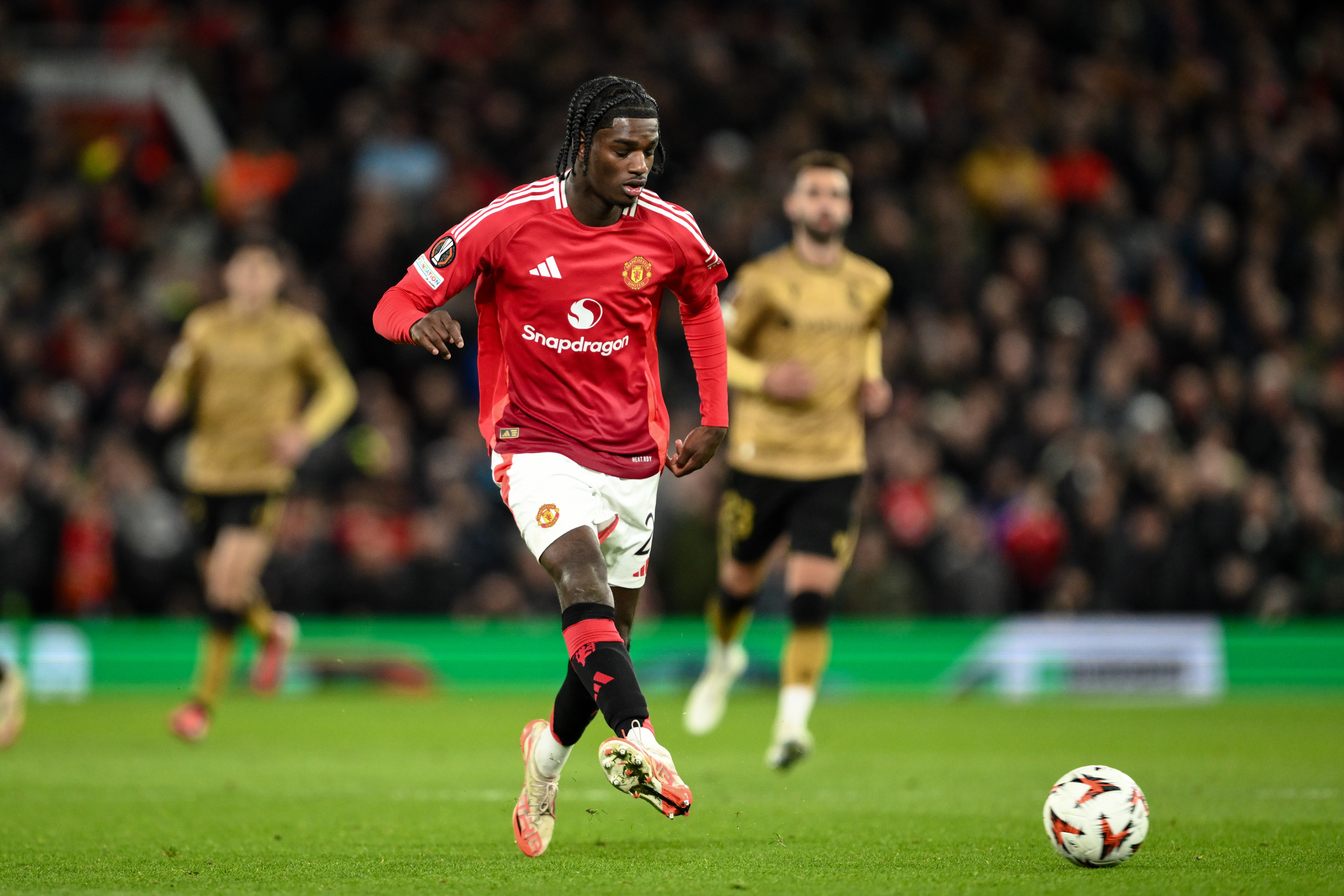 [球迷关注]150万镑从枪手加盟！曼晚：海文转会费震惊曼联，