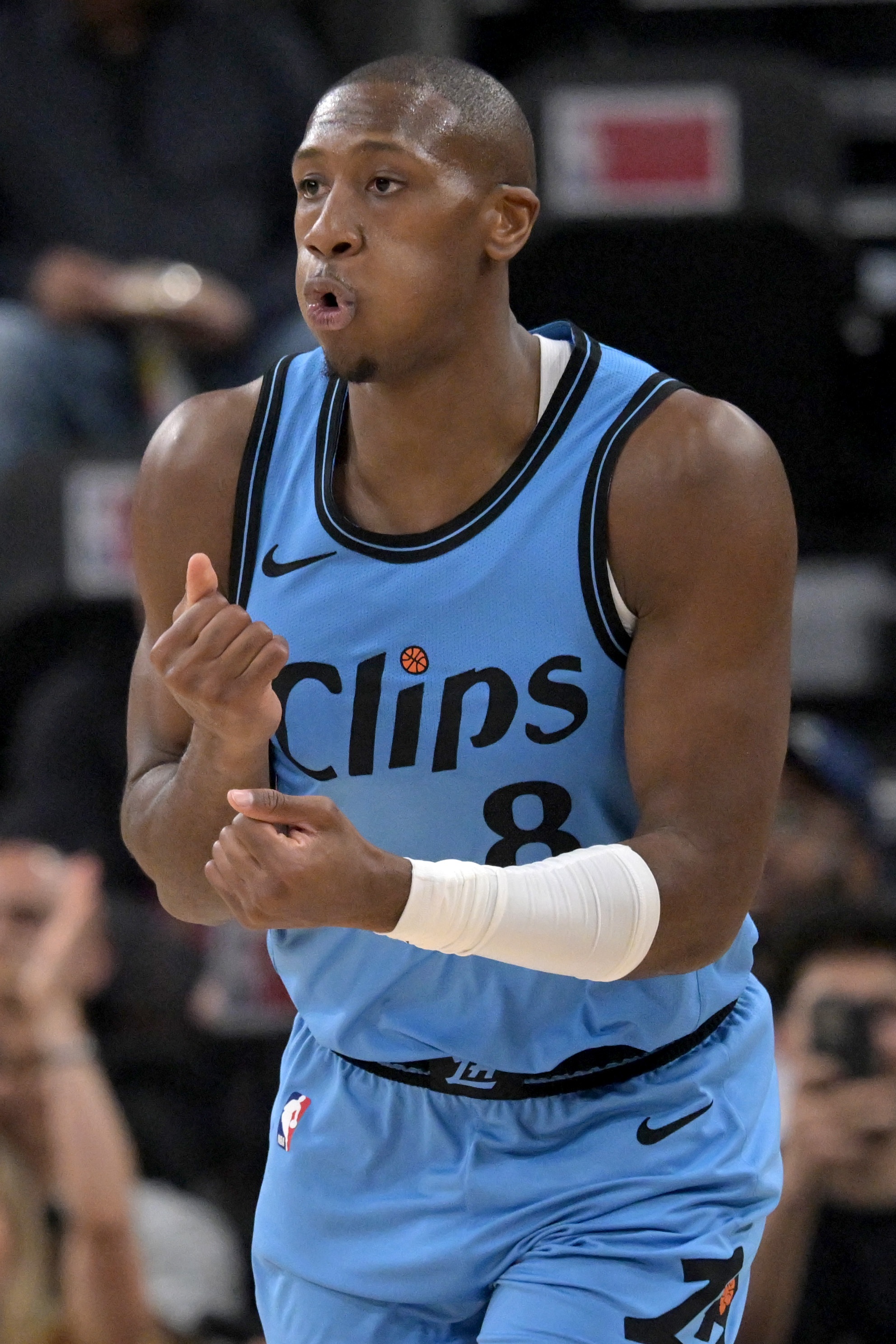 鐵都打不到了！鄧恩接球底角三分直接三不沾 已經(jīng)6中0了