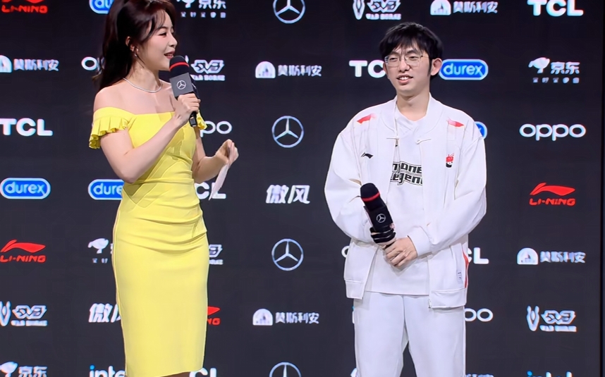 谈球吧官网登录入口见过凌晨四点的峡谷吗？Tarzan为了今天的SOLO 加练到了4点