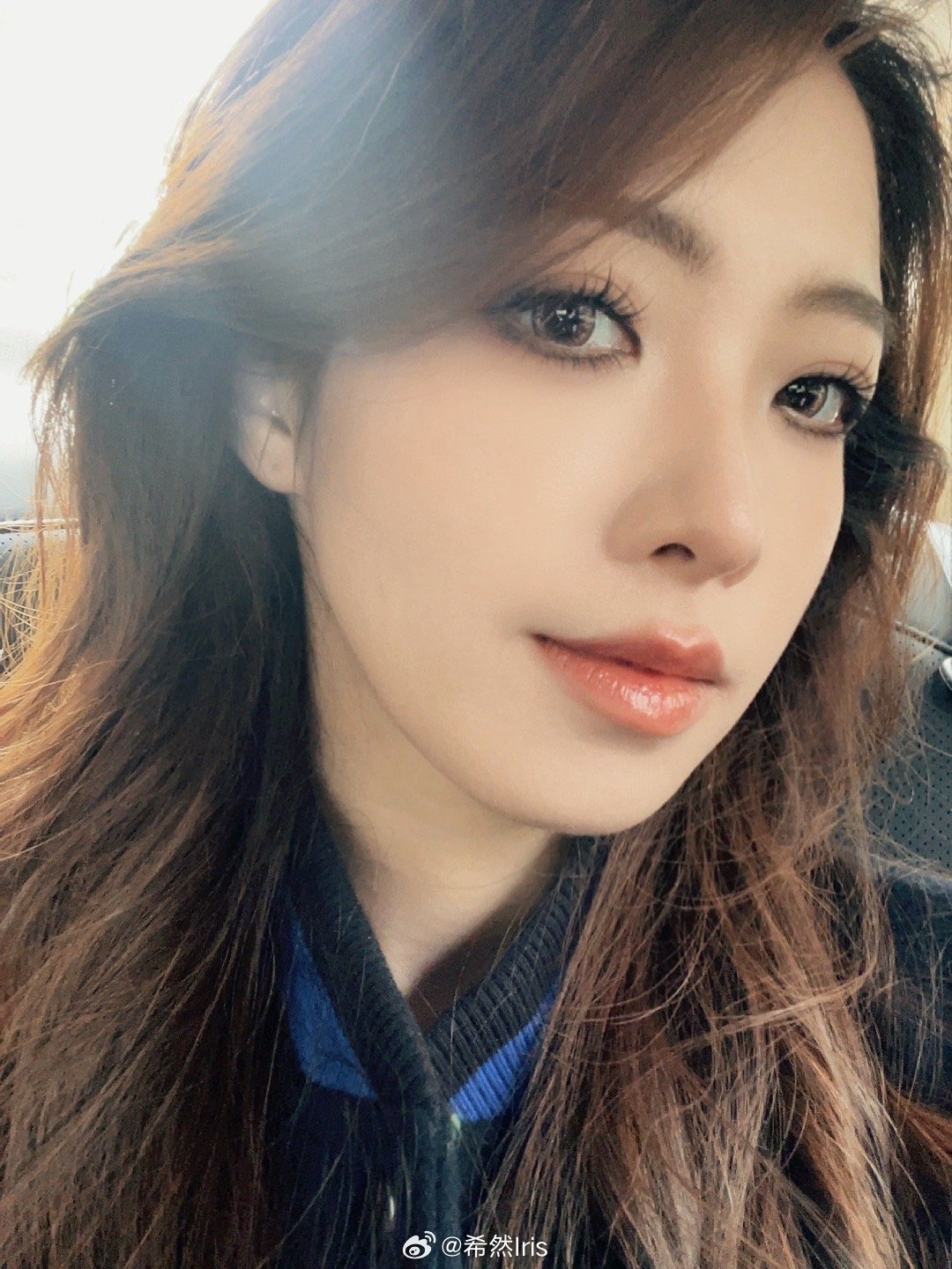 希然晒照：想说一定要搞个不一样的欧美妆 怎么还是和平常没啥差别啊！