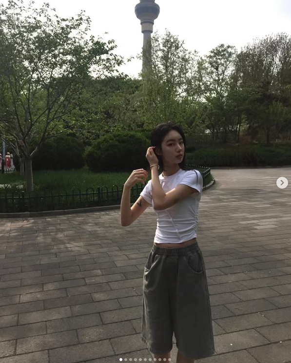 谈球吧体育app下载Peyz姐姐晒照：北京很好玩，再见！(^O^☆♪ 再见♥