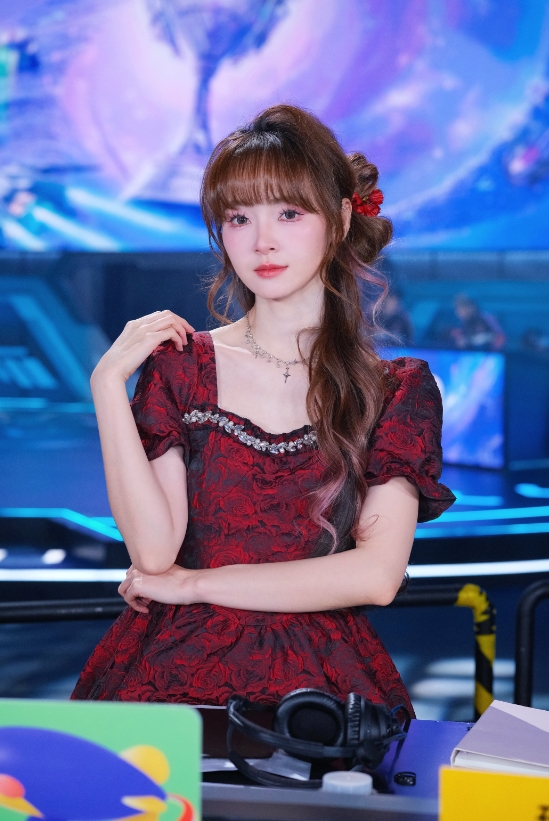 QQ飞车解说凉笙晒照：季后赛第一周返图